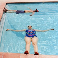 piscina con anziani