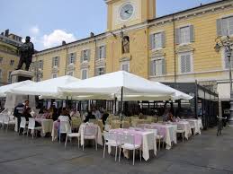 ristorante con tavoli che occupano suolo pubblico: paga la tosap?